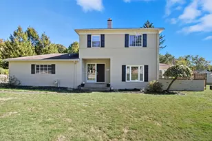 2740 W Ridgewood Cir, Zanesville, OH 43701 - Photo 1