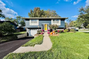 494 Denwood Dr N, Columbus, OH 43230 - Photo 1