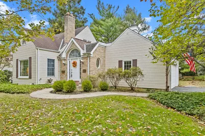 301 W Riverglen Drive, Columbus, OH 43085 - Photo 1