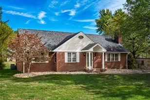 2728 W Ridgewood Cir, Zanesville, OH 43701 - Photo 1