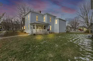 274 W 8th St, Marysville, OH 43040 - Photo 1