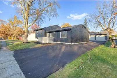 988 Plantation Drive, Marion, OH 43302 - Photo 1