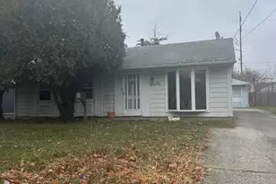 570 W Lawn Dr, Marion, OH 43302 - Photo 1