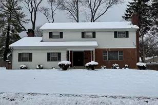 2752 Folkstone Rd, Columbus, OH 43220 - Photo 1