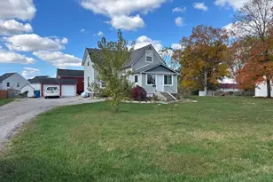 689 Chestnut St, Marysville, OH 43040 - Photo 1