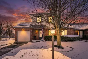 2371 Parkview Dr, Grove City, OH 43123 - Photo 1