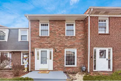 634 Dlyn Street, Columbus, OH 43228 - Photo 1