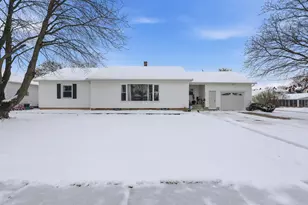 927 S East St, Bucyrus, OH 44820 - Photo 1
