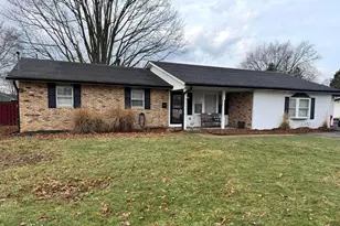 221 N Main St, London, OH 43140 - Photo 1