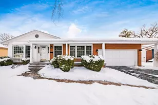 955 Amberly Pl, Columbus, OH 43220 - Photo 1