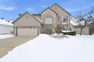 5660 Newington Dr, Hilliard, OH 43026 - Photo 1