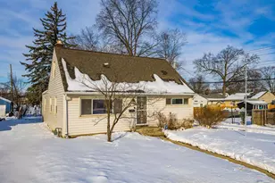 914 Weldon Ave, Columbus, OH 43224 - Photo 1