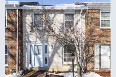 660 Dlyn Street, Columbus, OH 43228 - Photo 1