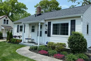 702 E Weisheimer Rd, Columbus, OH 43214 - Photo 1