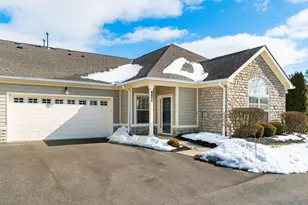 950 Villas Dr, Pataskala, OH 43062 - Photo 1