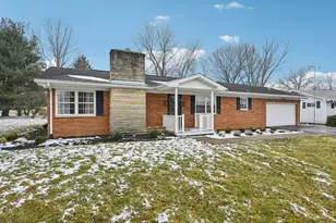 1050 Lake View Dr, Zanesville, OH 43701 - Photo 1