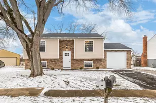 1213 Elm Park Cir, Galloway, OH 43119 - Photo 1
