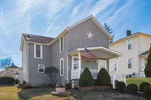 136 Hull St, Crooksville, OH 43731 - Photo 1