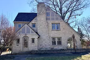 2523 Sherwood Rd, Columbus, OH 43209 - Photo 1