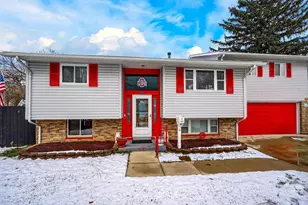 912 Maurine Dr, Columbus, OH 43228 - Photo 1