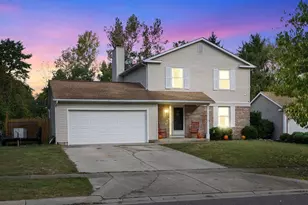 2382 Clover Blossom Ct, Grove City, OH 43123 - Photo 1