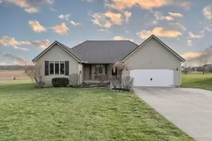 1279 Somerlot Hoffman Rd W, Marion, OH 43302 - Photo 1