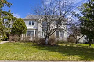 7571 Pleasant Run Dr, Green Hills, OH 44131 - Photo 1