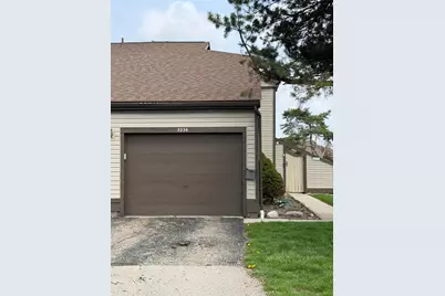 5254 Westbury Drive #14D, Columbus, OH 43228 - Photo 1