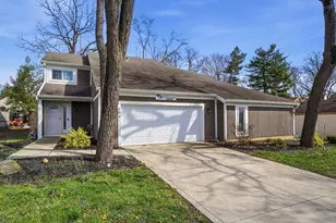 902-904 Bluffway Dr, Columbus, OH 43235 - Photo 1