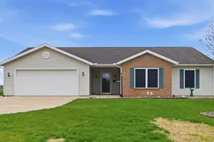 1331 E Beal Ave, Bucyrus, OH 44820 - Photo 1