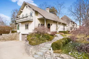 2484 Danvers Ct, Columbus, OH 43220 - Photo 1