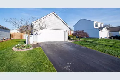 1034 Crossbrook Boulevard, Galloway, OH 43119 - Photo 1