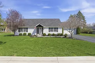 198 S Vine St, Pataskala, OH 43062 - Photo 1