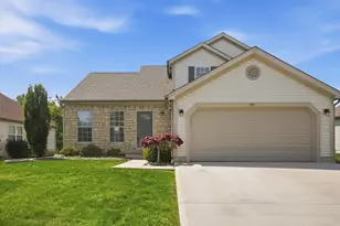 487 Greenhill Dr, Groveport, OH 43125 - Photo 1
