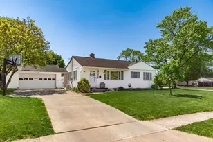 2775 La Rosa Dr, Grove City, OH 43123 - Photo 1