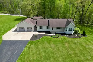 8600 Honeysuckle Dr, Dresden, OH 43821 - Photo 1