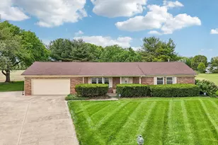 676 Fairlawn Dr, Circleville, OH 43113 - Photo 1