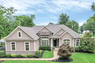 5042 Henderson Heights Rd, Columbus, OH 43220 - Photo 1