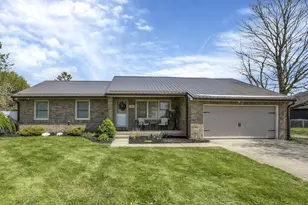 185 Hawthorne Dr SE, Washington Court House, OH 43160 - Photo 1