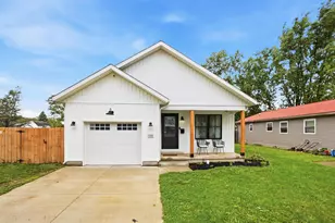 1108 E Paint St, Washington Court House, OH 43160 - Photo 1
