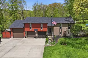 447 Deer Trail Dr, Thornville, OH 43076 - Photo 1
