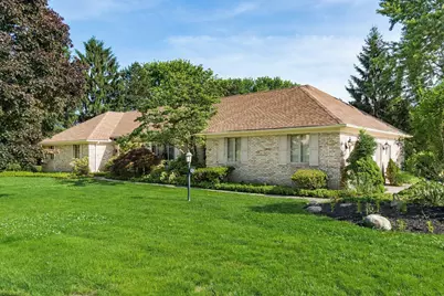 125 W Campus View Boulevard, Columbus, OH 43235 - Photo 1