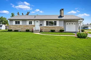 744 Powhatan Ave, Columbus, OH 43204 - Photo 1