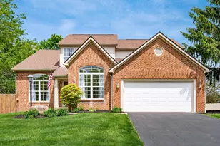12073 Bentwood Farms Dr, Pickerington, OH 43147 - Photo 1