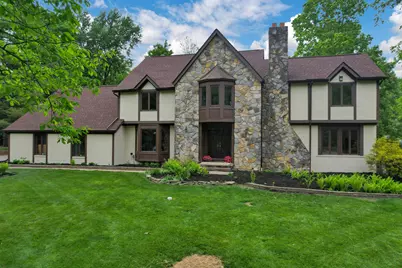 157 Hickory Drive SW, Pataskala, OH 43062 - Photo 1