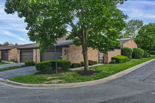 1727 Arlingate Dr N, Columbus, OH 43220 - Photo 1