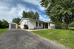 7446 Saratoga Ave, Reynoldsburg, OH 43068 - Photo 1