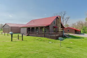 325 Ackley Rd, Frankfort, OH 45628 - Photo 1