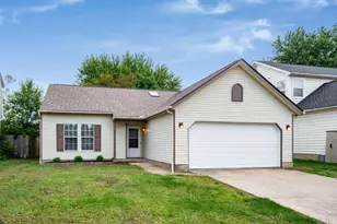 1606 Autumn Village Dr, Columbus, OH 43223 - Photo 1