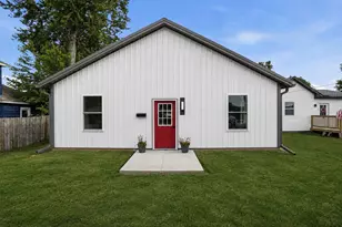 72 E Main St, Zanesville, OH 43701 - Photo 1